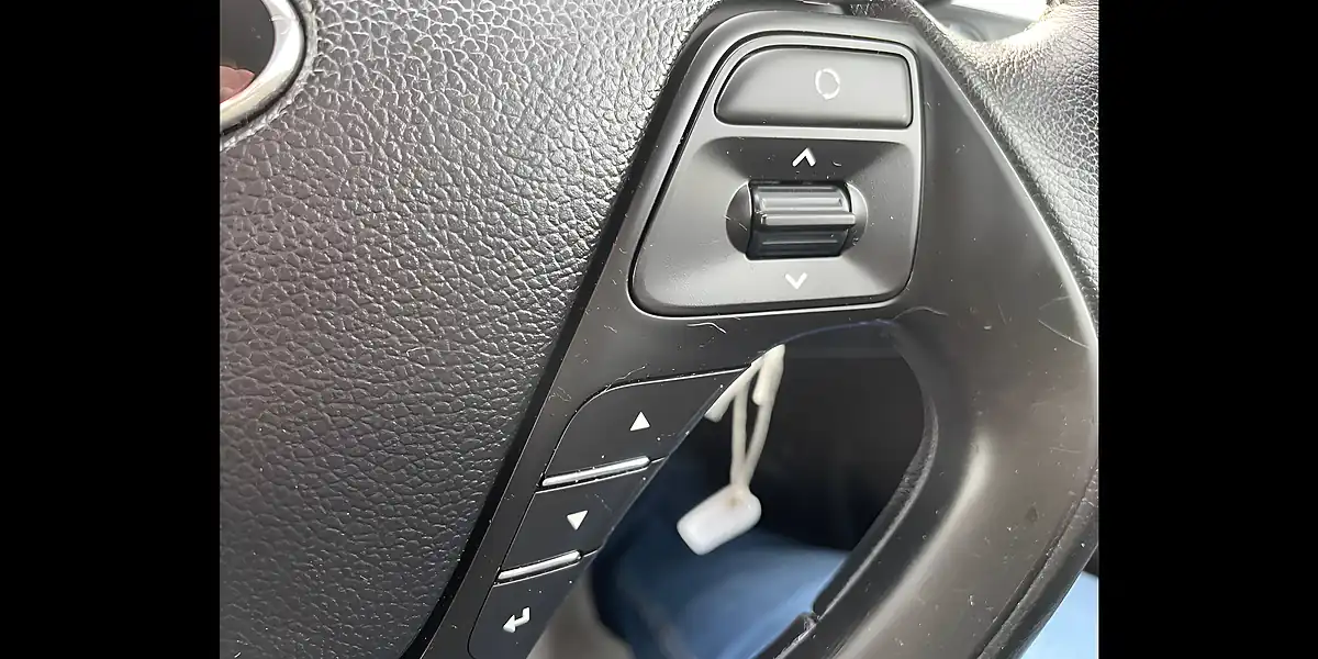 Used 2015 Kia Proceed SR7 White - Interior and Exterior details 19