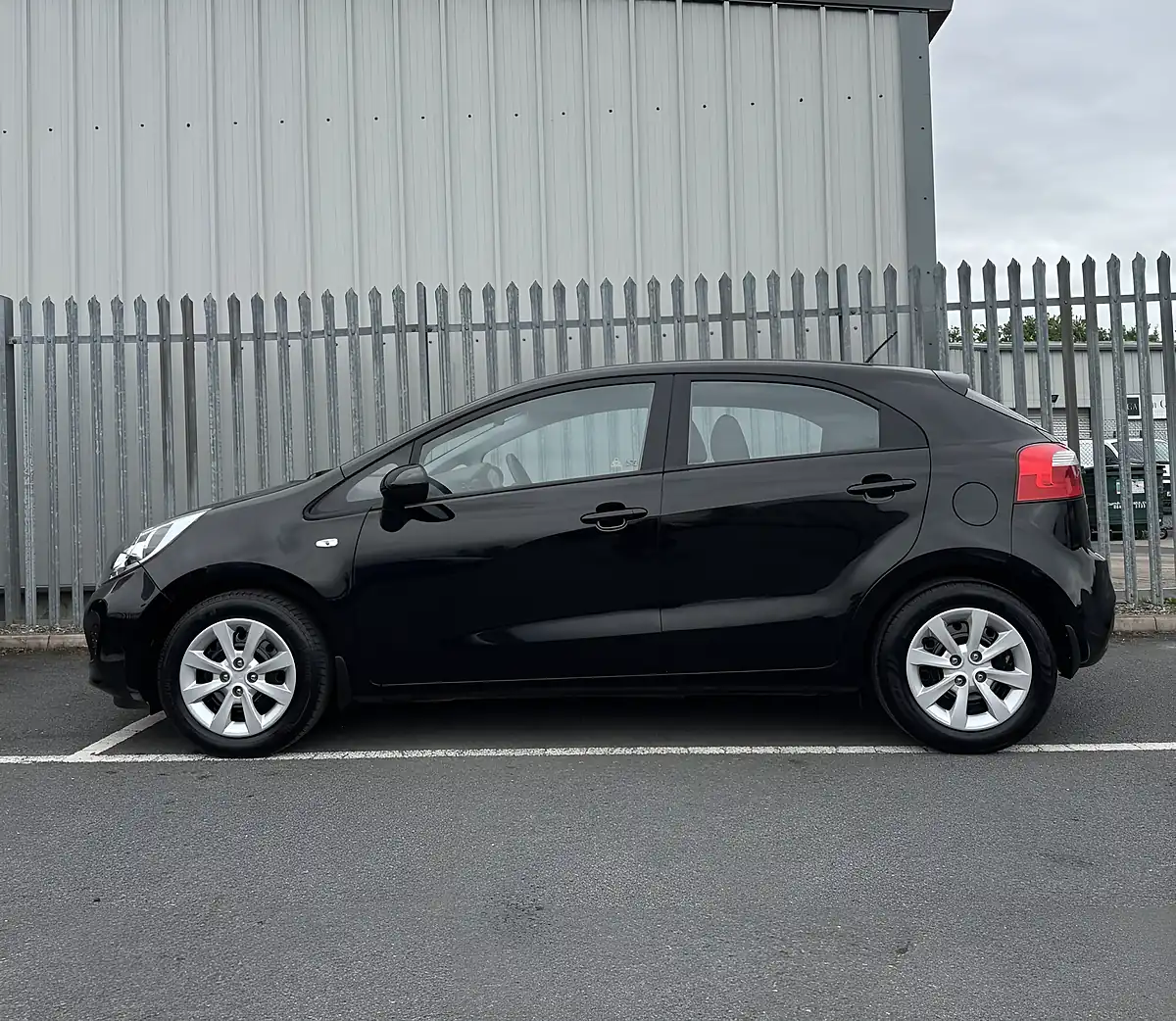 Used 2015 Kia Rio 1 Black - Interior and Exterior details 8