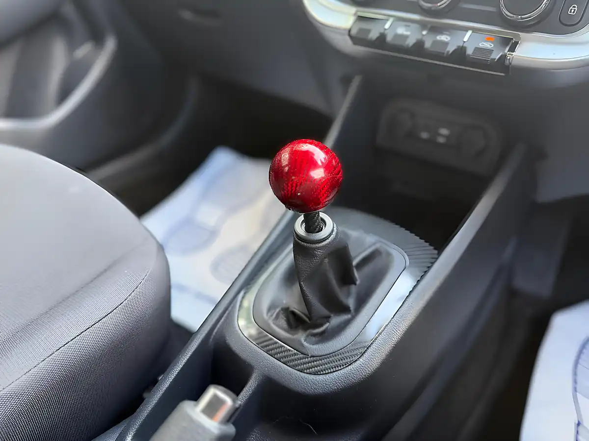Used 2015 Kia Rio 1 Red - Interior and Exterior details 17