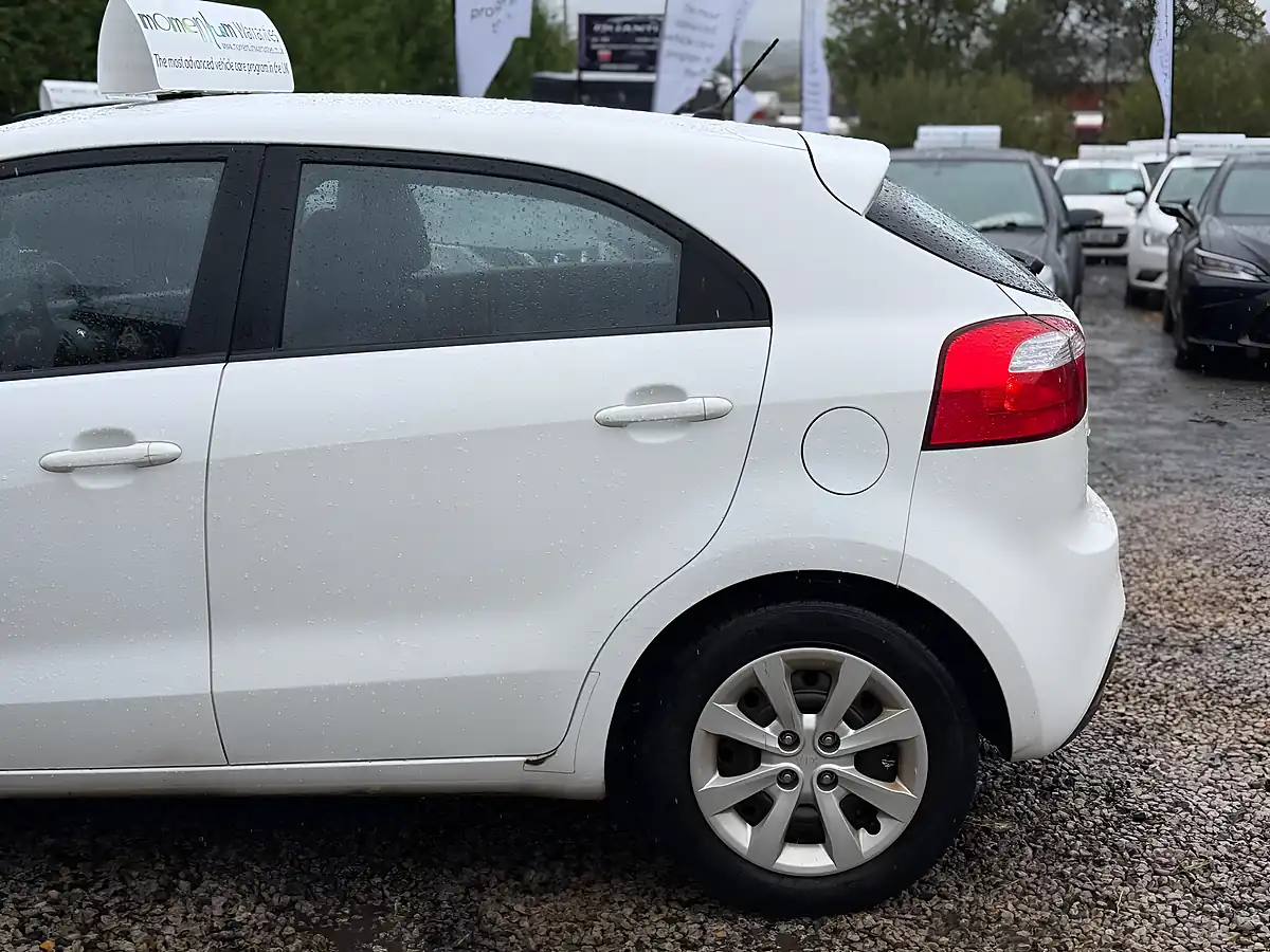 Used 2015 Kia Rio 1 White - Interior and Exterior details 20