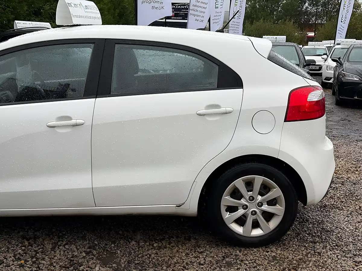 Used 2015 Kia Rio 1 White - Interior and Exterior details 8