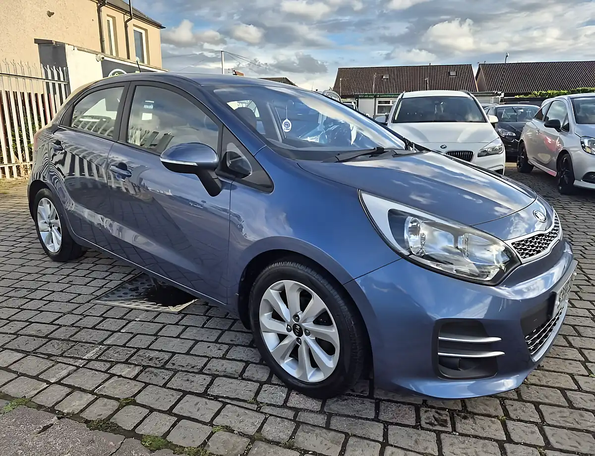 Used 2015 Kia Rio 2 Blue - Front View