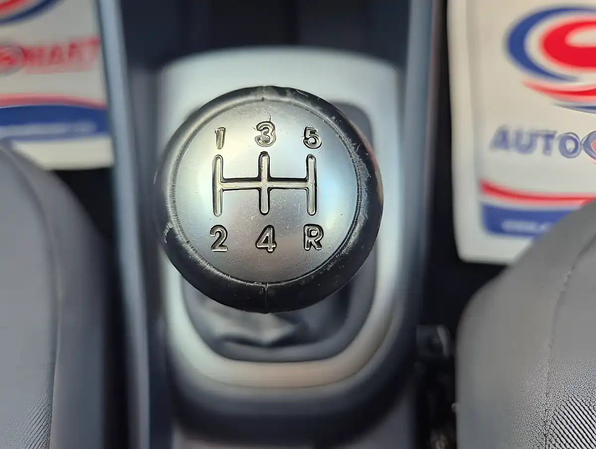 Used 2015 Kia Rio 2 Blue - Interior and Exterior details 14