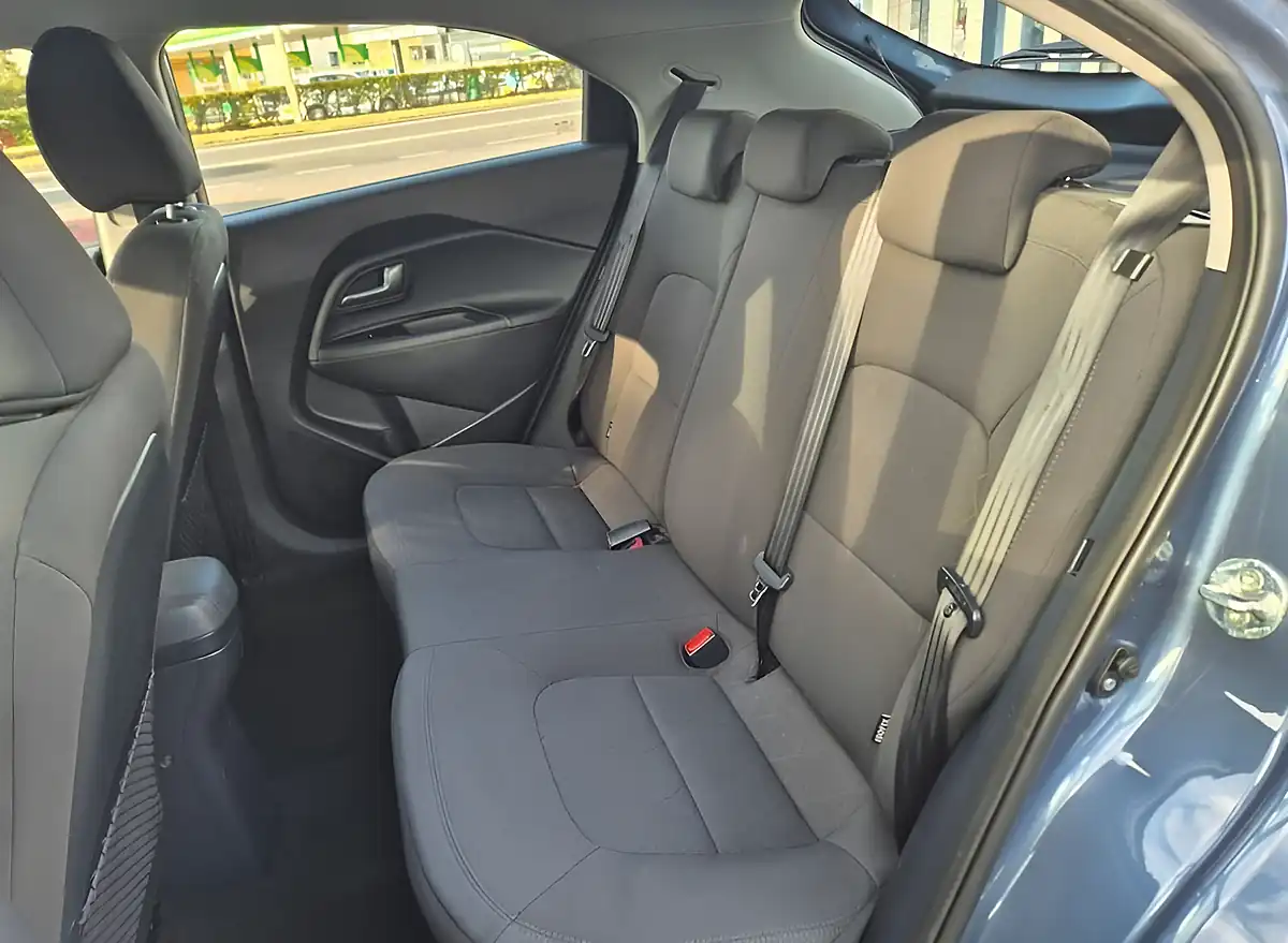Used 2015 Kia Rio 2 Blue - Interior and Exterior details 16