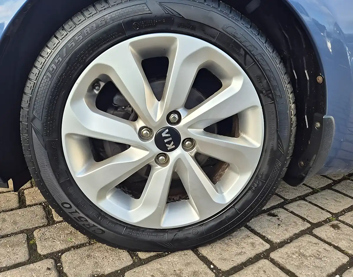 Used 2015 Kia Rio 2 Blue - Interior and Exterior details 19