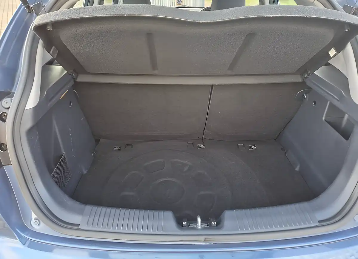 Used 2015 Kia Rio 2 Blue - Interior and Exterior details 20