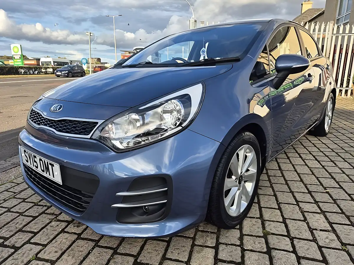 Used 2015 Kia Rio 2 Blue - Interior and Exterior details 4