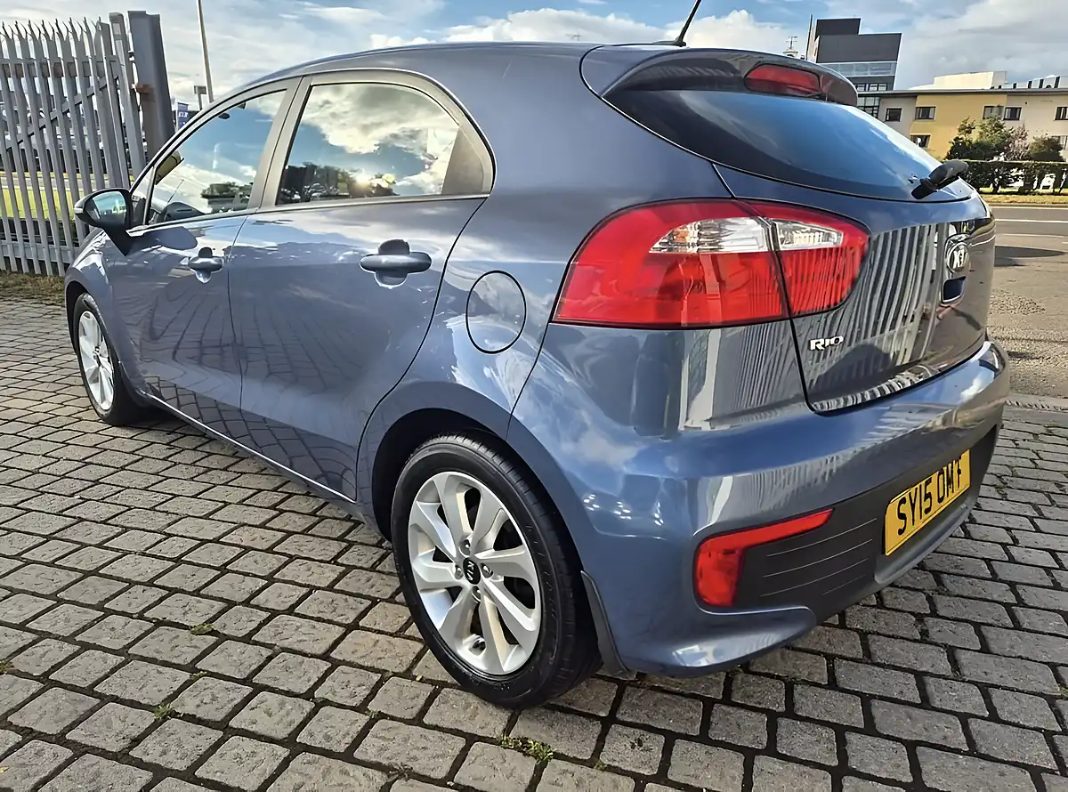Used 2015 Kia Rio 2 Blue - Interior and Exterior details 5