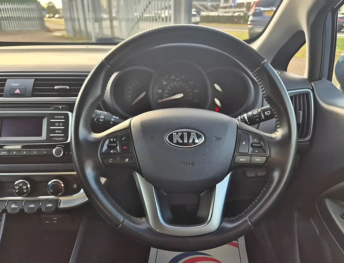 Used 2015 Kia Rio 2 Blue - Interior and Exterior details 9