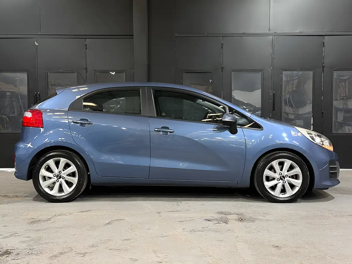Used 2015 Kia Rio 2 Blue - Interior and Exterior details 4