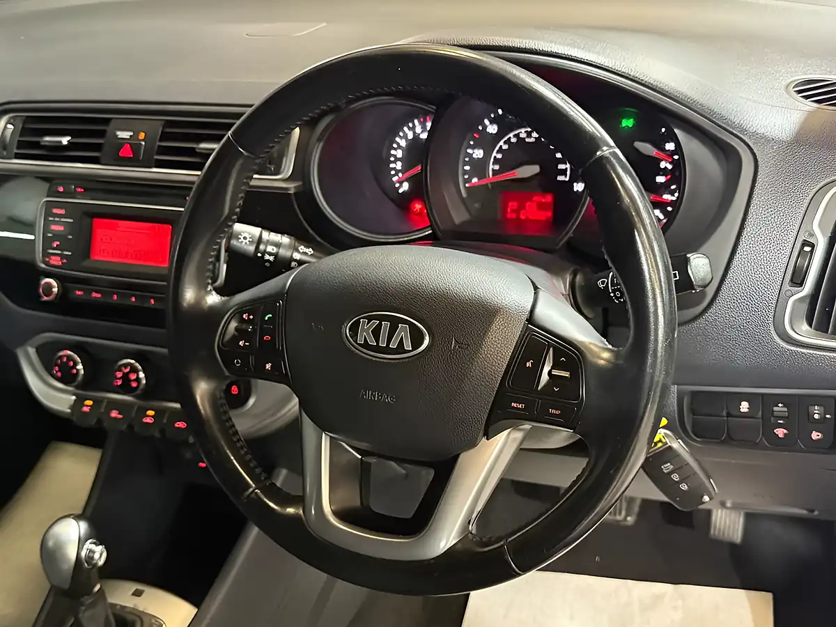 Used 2015 Kia Rio 2 Blue - Interior and Exterior details 9