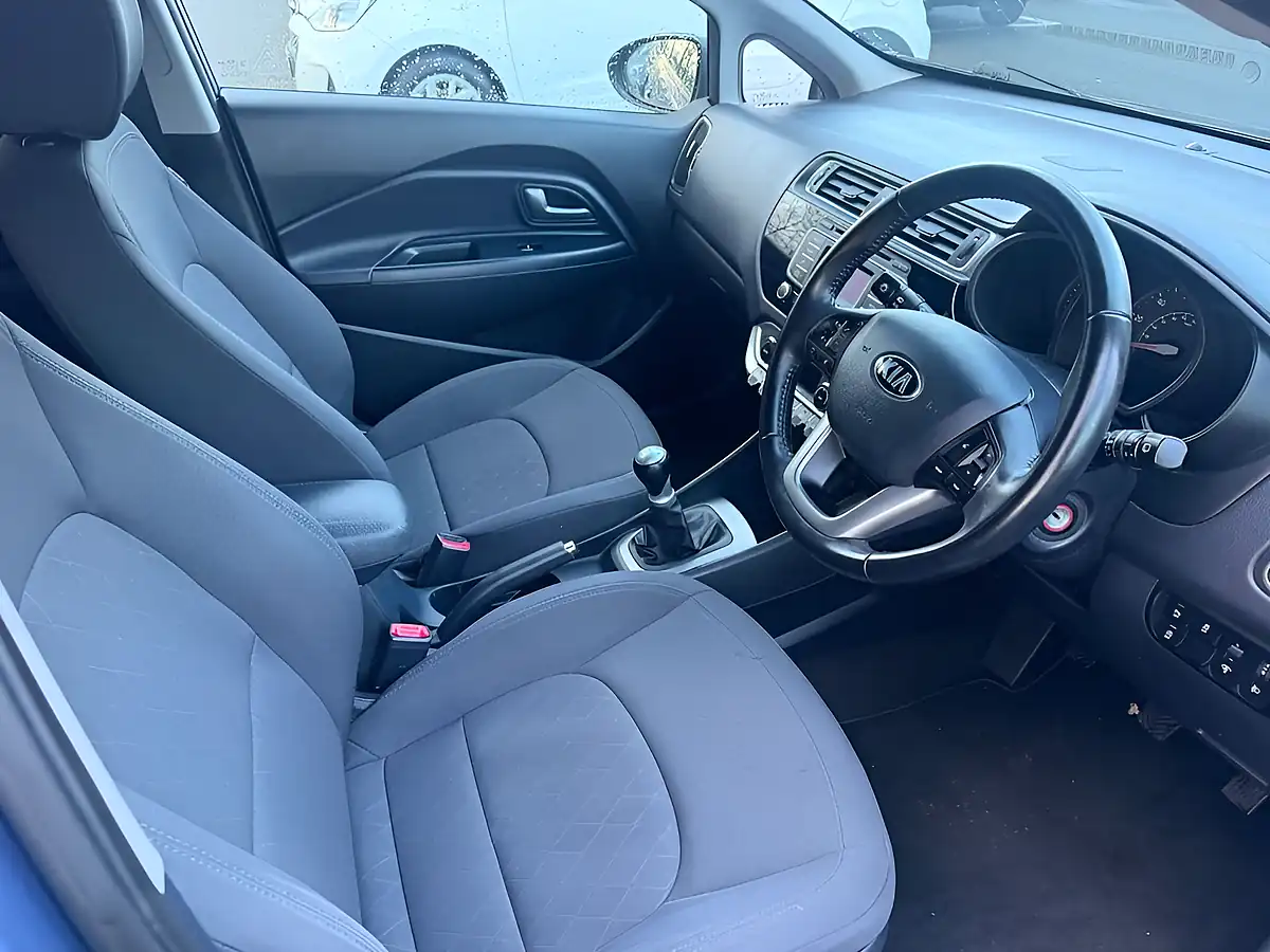 Used 2015 Kia Rio 2 Blue - Interior and Exterior details 12