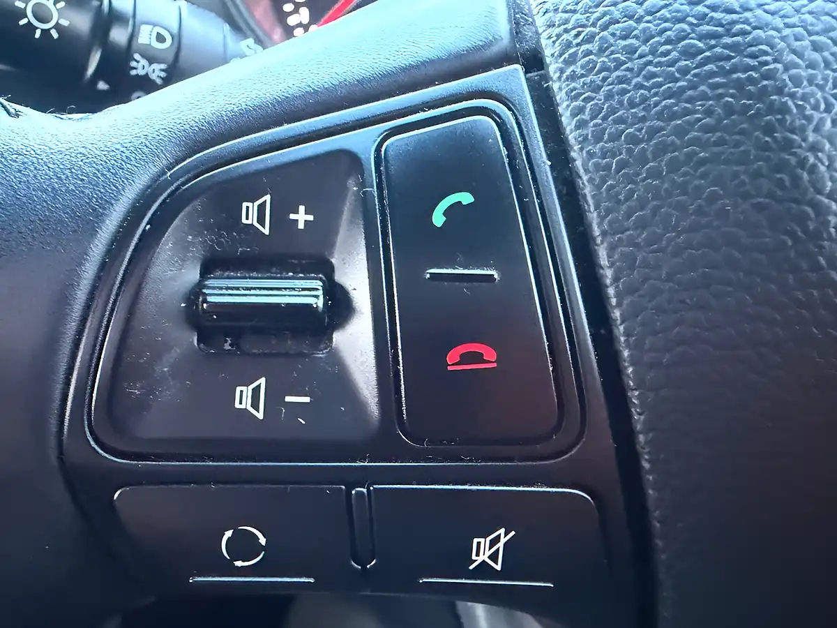 Used 2015 Kia Rio 2 Blue - Interior and Exterior details 16