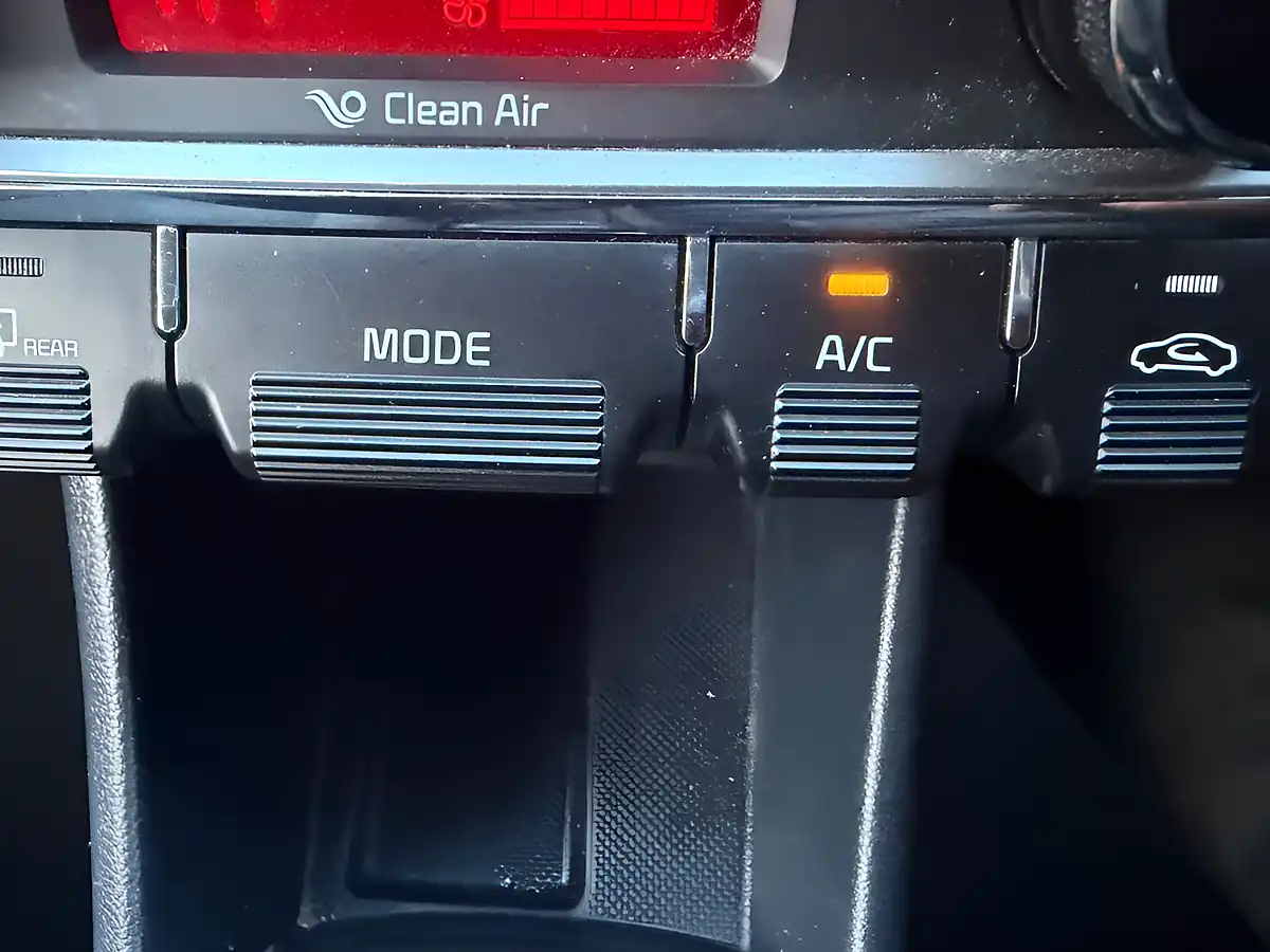 Used 2015 Kia Rio 2 Blue - Interior and Exterior details 18