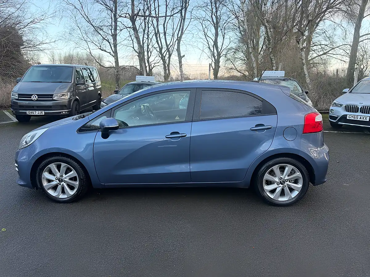 Used 2015 Kia Rio 2 Blue - Interior and Exterior details 3