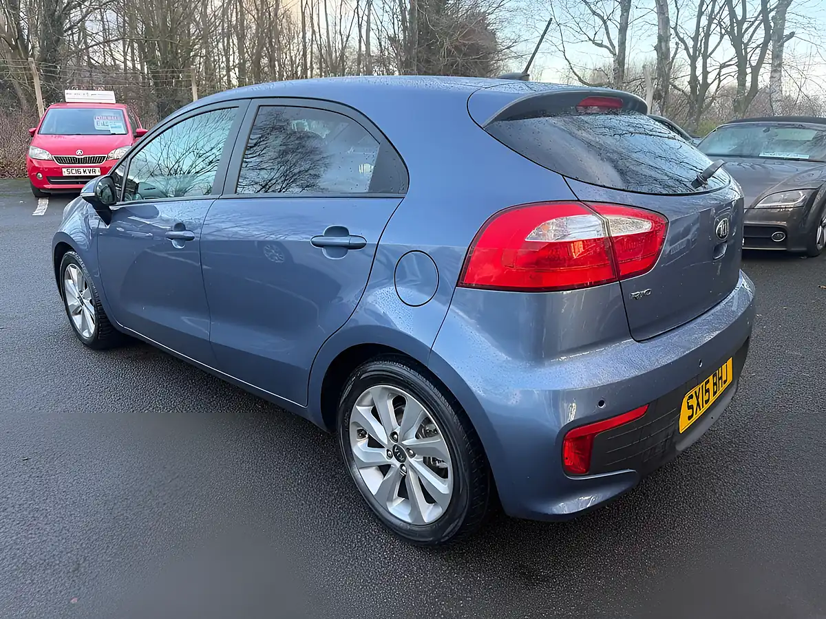 Used 2015 Kia Rio 2 Blue - Interior and Exterior details 4