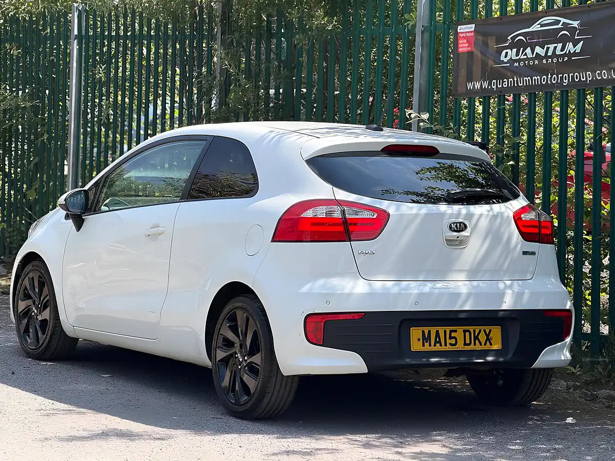Used 2015 Kia Rio 3 White - Interior and Exterior details 12