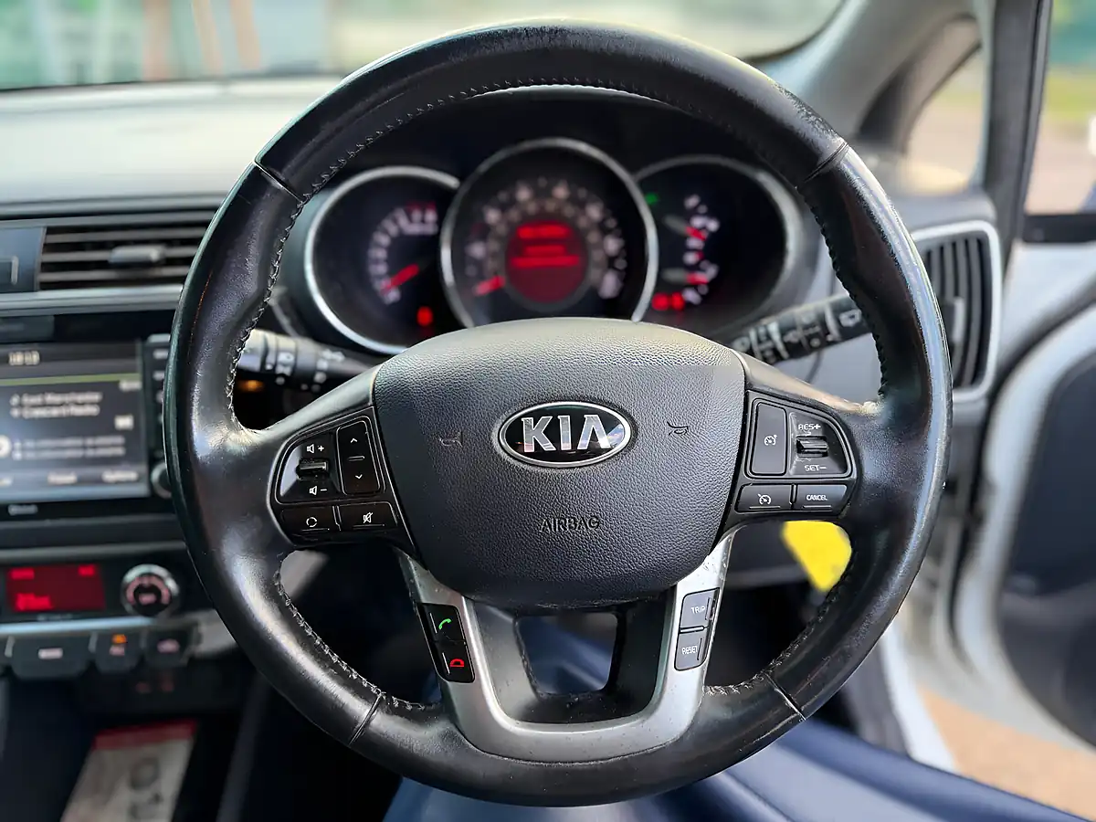 Used 2015 Kia Rio 3 White - Interior and Exterior details 13