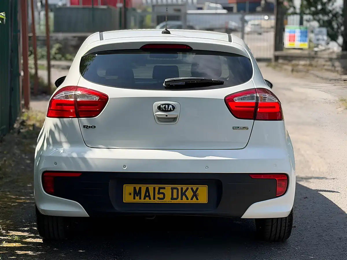 Used 2015 Kia Rio 3 White - Interior and Exterior details 18