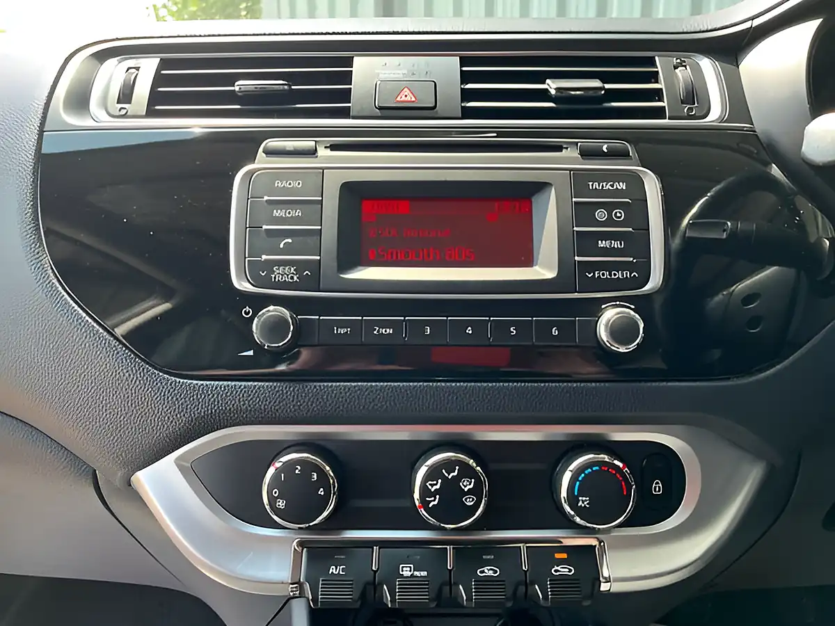 Used 2015 Kia Rio Ecodynamics 2 Blue - Interior and Exterior details 16