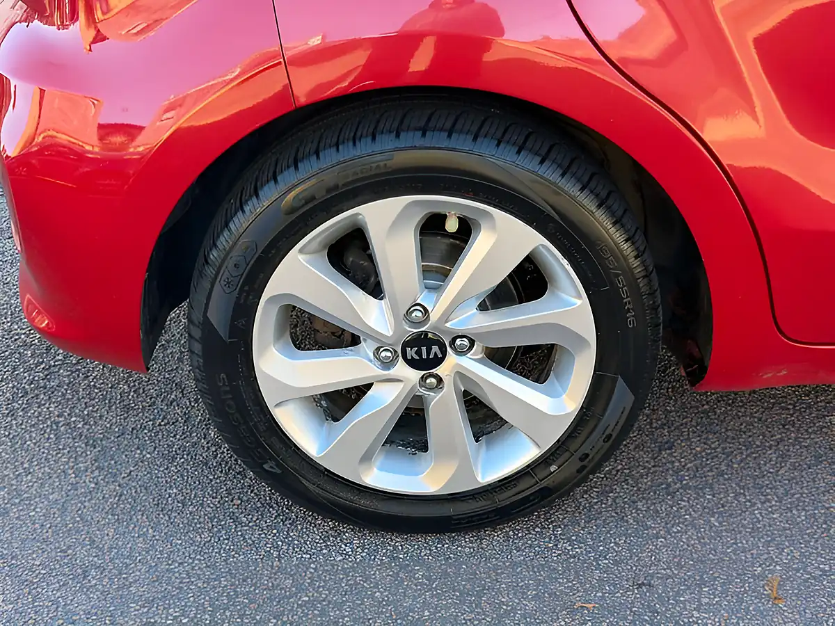 Used 2015 Kia Rio Rio 2 Isg Red - Interior and Exterior details 10