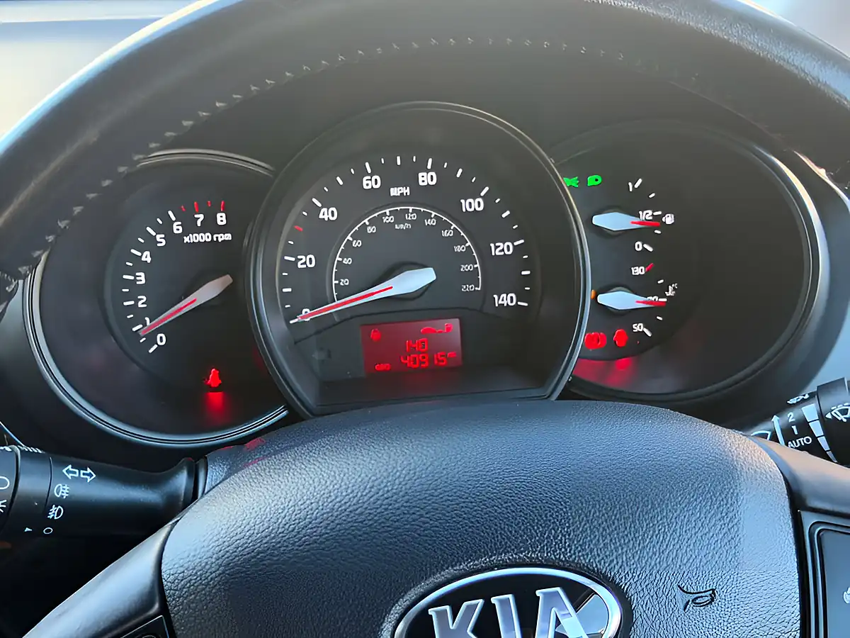 Used 2015 Kia Rio Rio 2 Isg Red - Interior and Exterior details 19