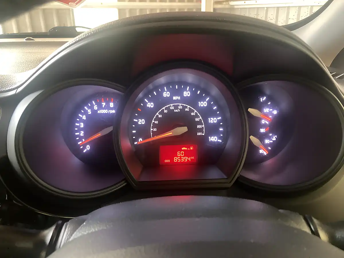 Used 2015 Kia Rio SR7 3DR Yellow - Interior and Exterior details 10