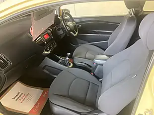 Used 2015 Kia Rio SR7 3DR Yellow - Interior and Exterior details 18