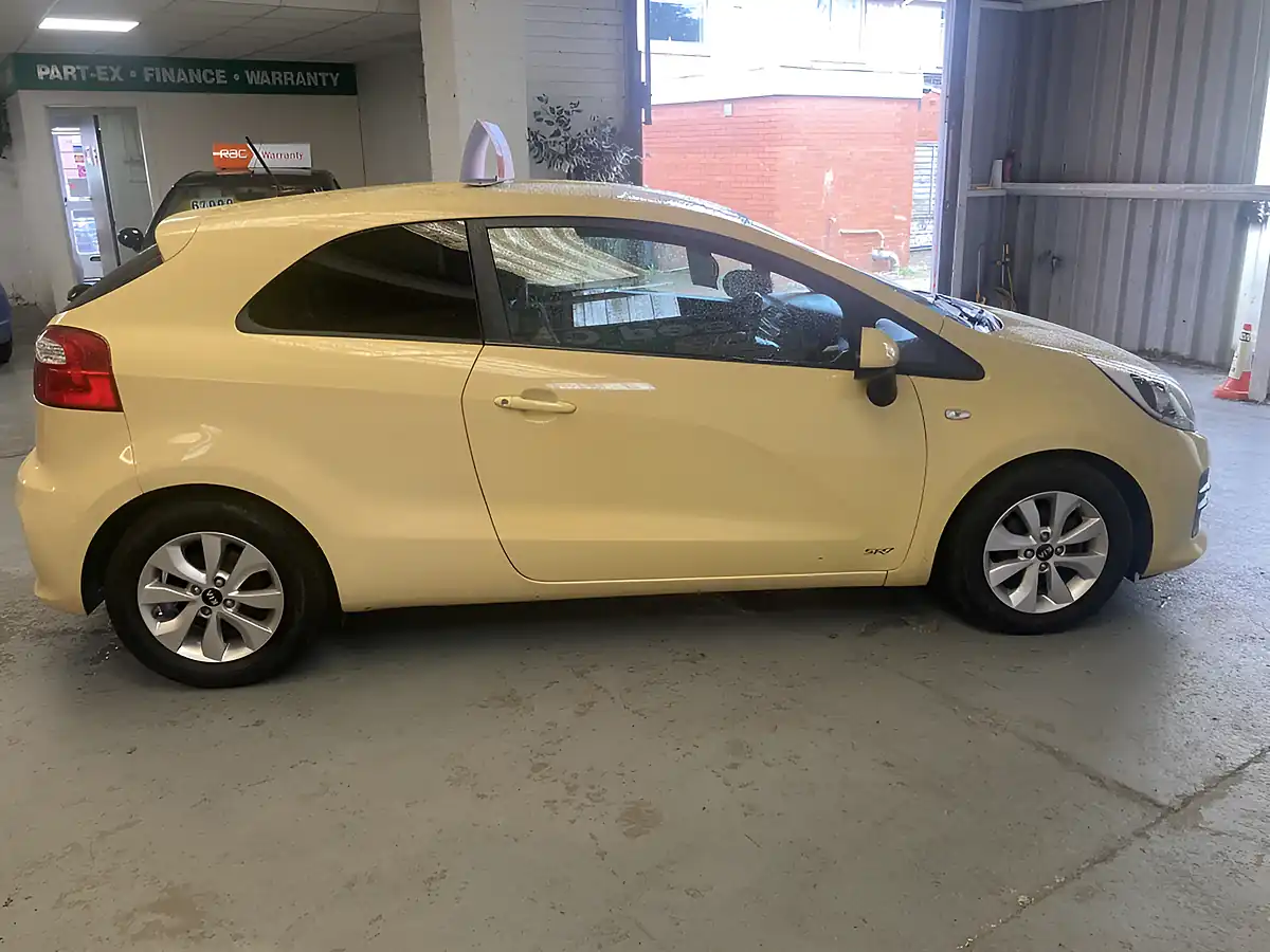 Used 2015 Kia Rio SR7 3DR Yellow - Interior and Exterior details 6