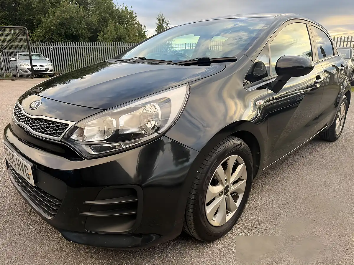 Used 2015 Kia Rio SR7 Black - Interior and Exterior details 3