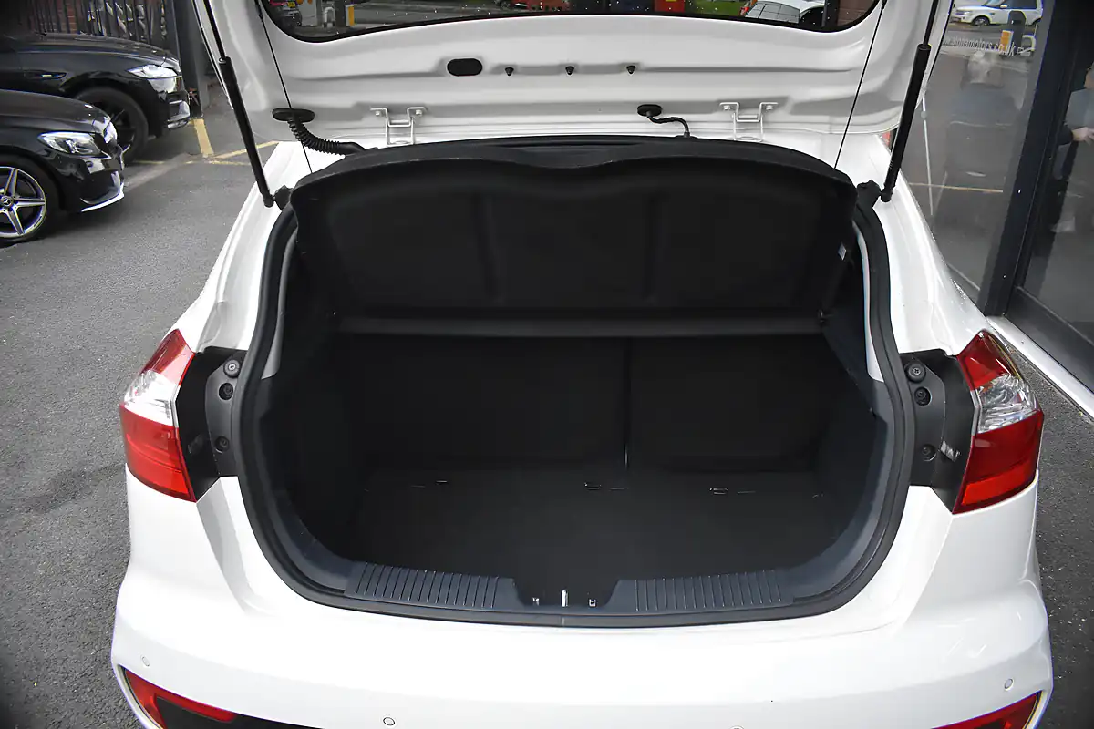 Used 2015 Kia Rio SR7 Clear White - Interior and Exterior details 15