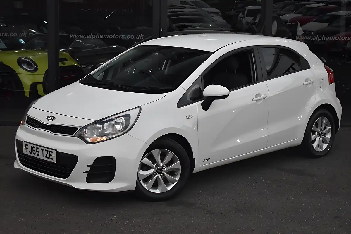Used 2015 Kia Rio SR7 Clear White - Interior and Exterior details 4