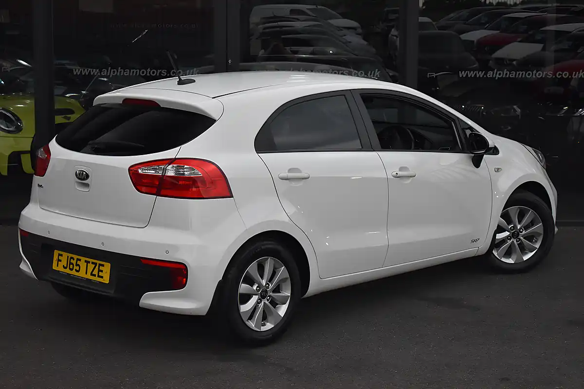 Used 2015 Kia Rio SR7 Clear White - Interior and Exterior details 5