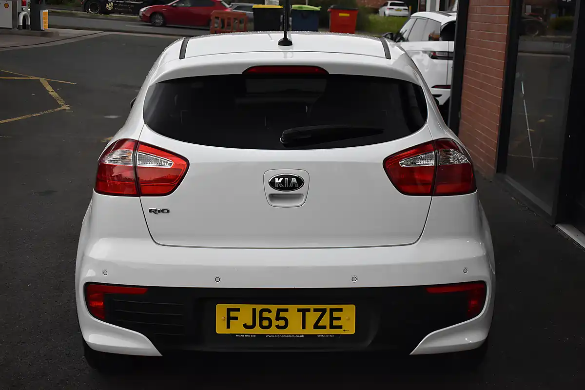 Used 2015 Kia Rio SR7 Clear White - Interior and Exterior details 6