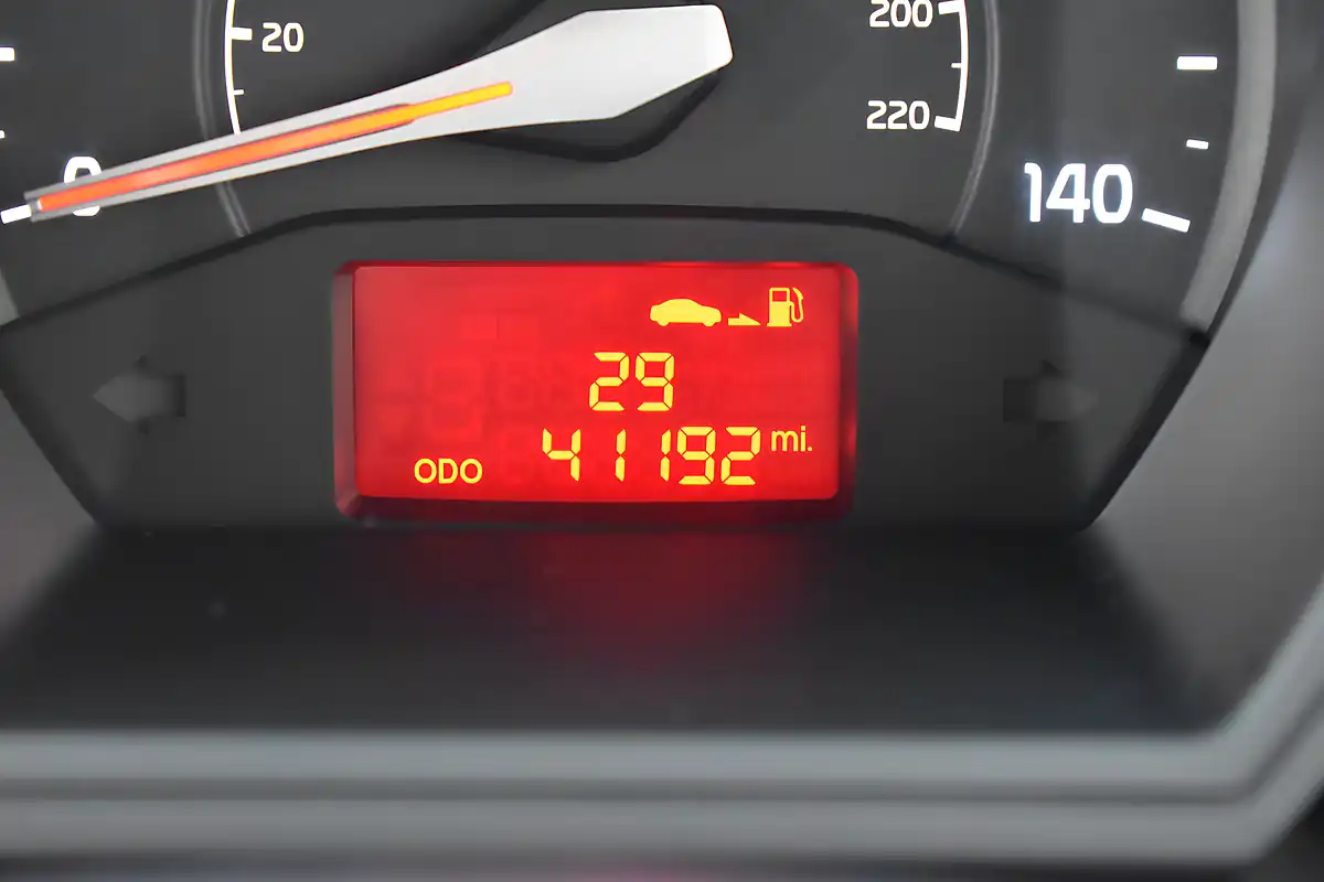 Used 2015 Kia Rio SR7 Clear White - Interior and Exterior details 9