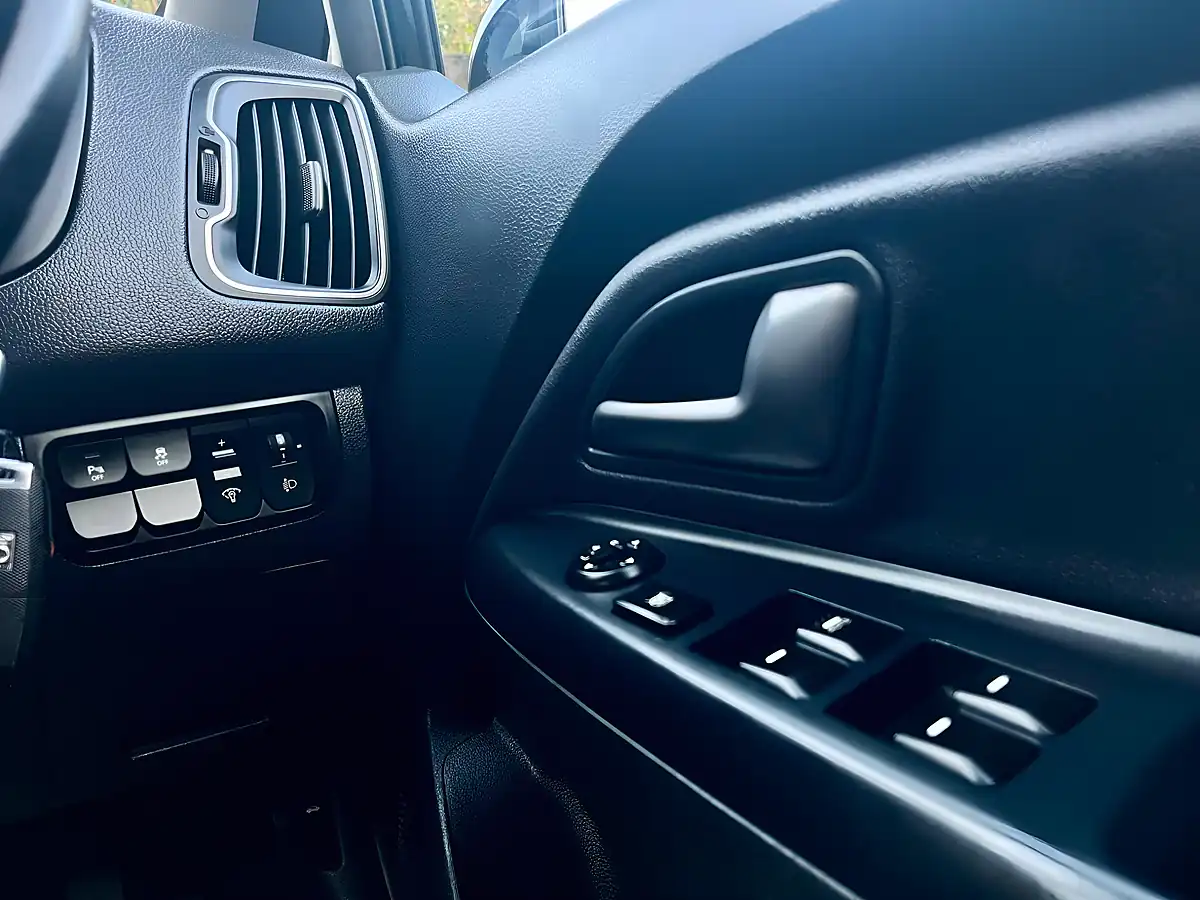 Used 2015 Kia Rio SR7 Midnight Black - Interior and Exterior details 14