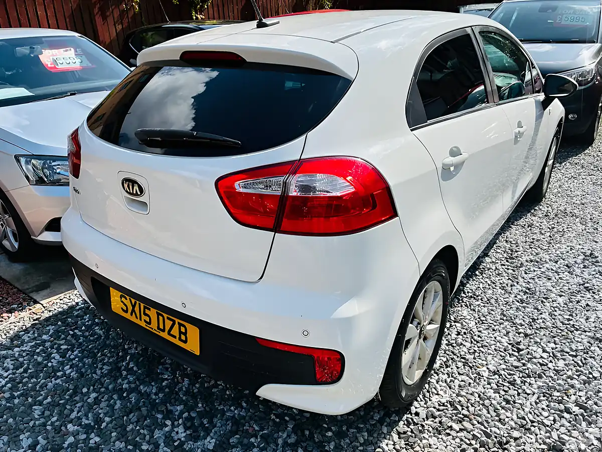 Used 2015 Kia Rio SR7 White - Interior and Exterior details 11