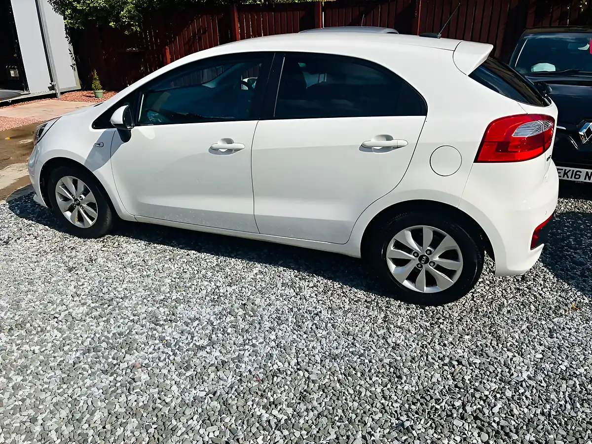 Used 2015 Kia Rio SR7 White - Interior and Exterior details 15