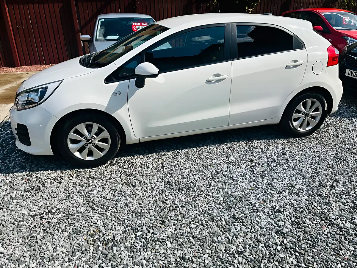 Used 2015 Kia Rio SR7 White - Interior and Exterior details 16