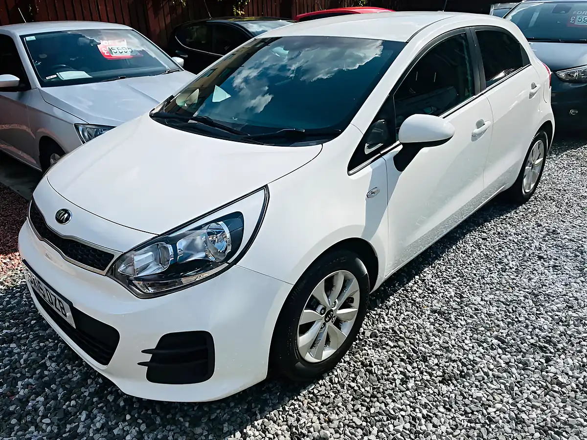 Used 2015 Kia Rio SR7 White - Interior and Exterior details 17