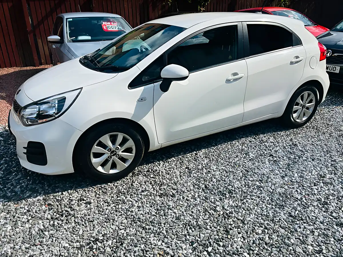 Used 2015 Kia Rio SR7 White - Interior and Exterior details 2