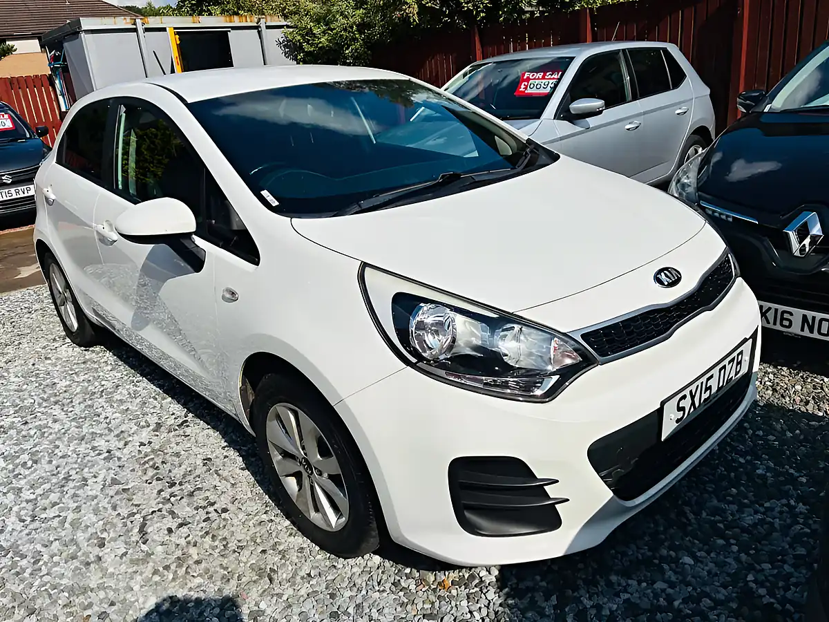Used 2015 Kia Rio SR7 White - Interior and Exterior details 7