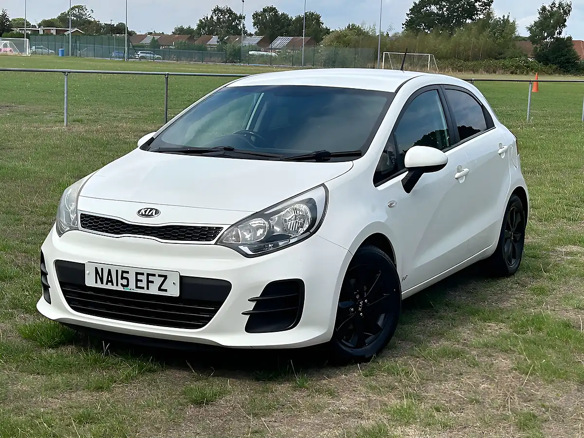 Used 2015 Kia Rio SR7 White - Front View