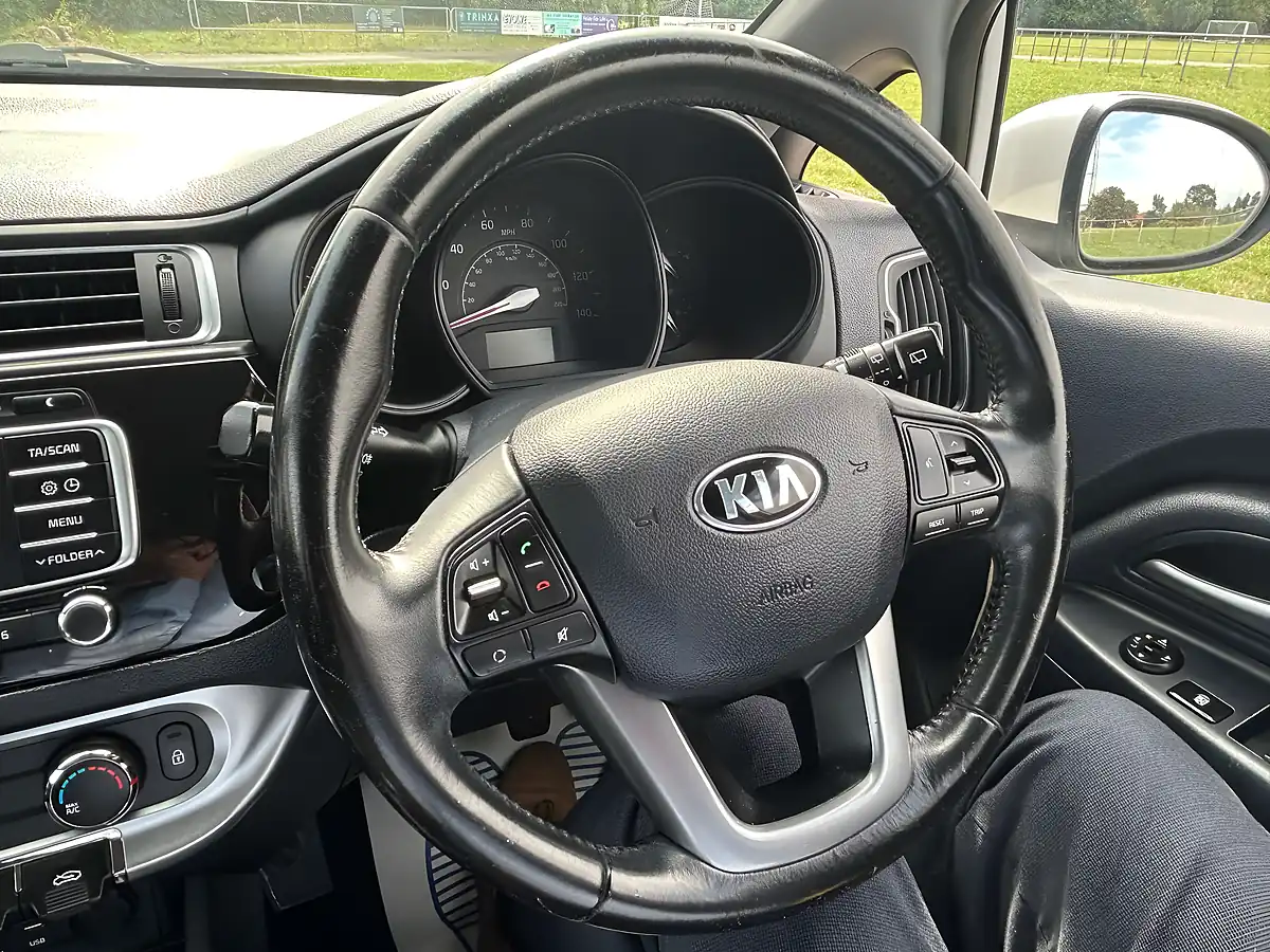 Used 2015 Kia Rio SR7 White - Interior and Exterior details 15