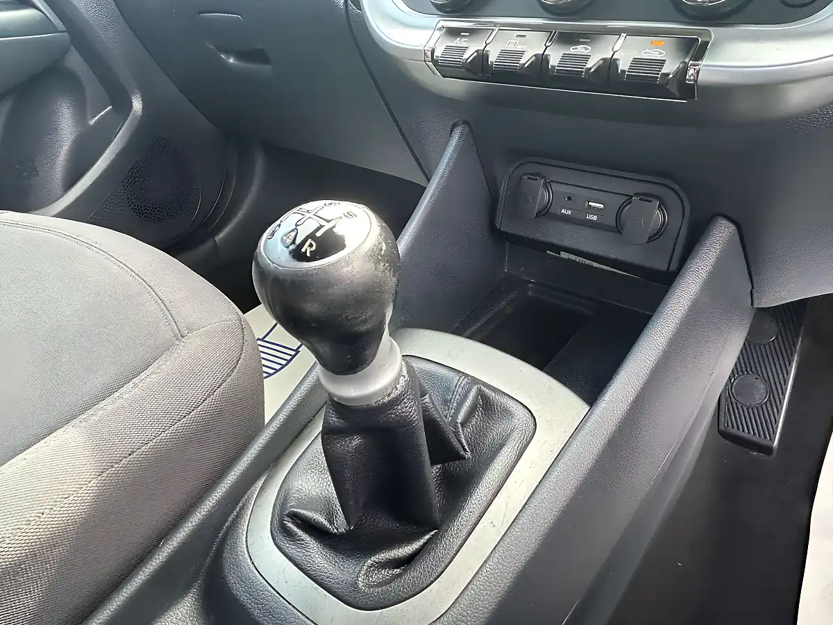 Used 2015 Kia Rio SR7 White - Interior and Exterior details 16