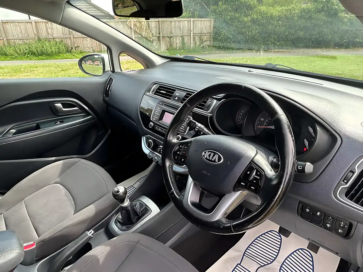 Used 2015 Kia Rio SR7 White - Interior and Exterior details 17