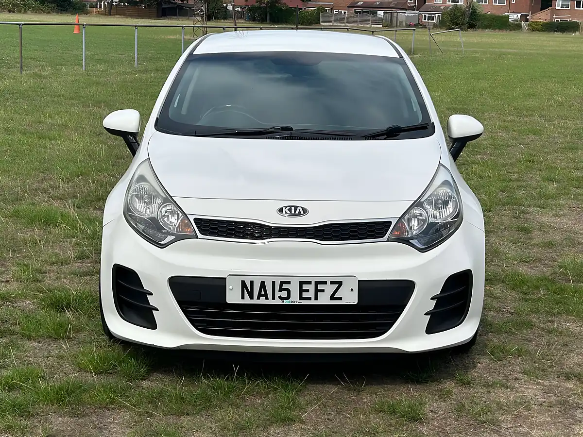 Used 2015 Kia Rio SR7 White - Interior and Exterior details 2