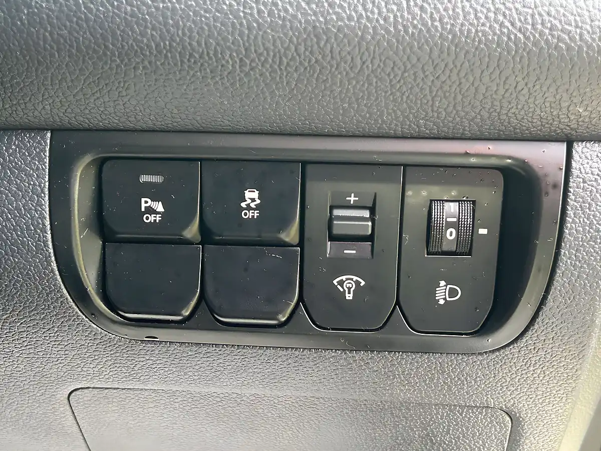 Used 2015 Kia Rio SR7 White - Interior and Exterior details 20