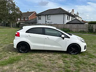 Used 2015 Kia Rio SR7 White - Interior and Exterior details 4