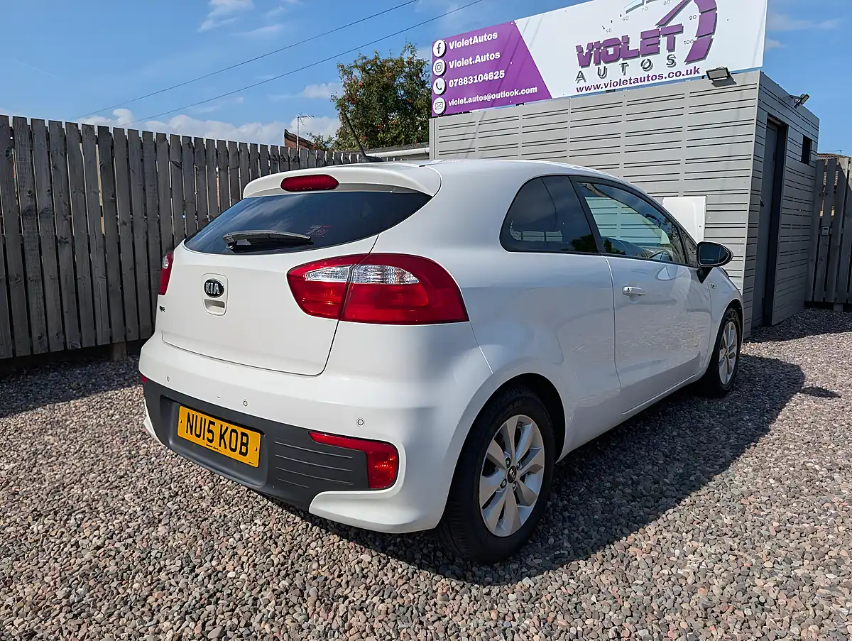 Used 2015 Kia Rio SR7 White - Interior and Exterior details 10